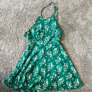 Lulu’s size Medium green floral strappy dress
